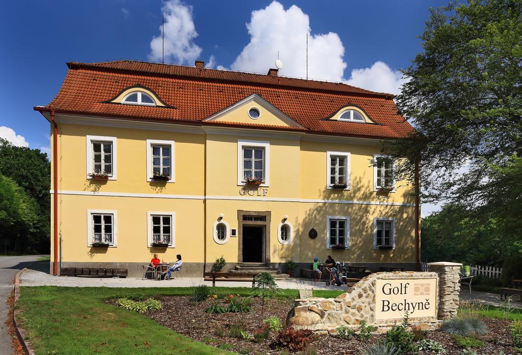 Penzion Černická obora Bechyně Esterno foto